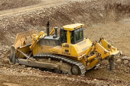 Bulldozer D375 (1)